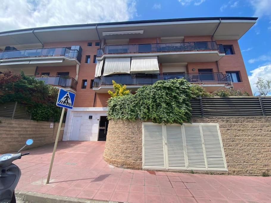 Apartamento Loft, 滨海略雷特 外观 照片